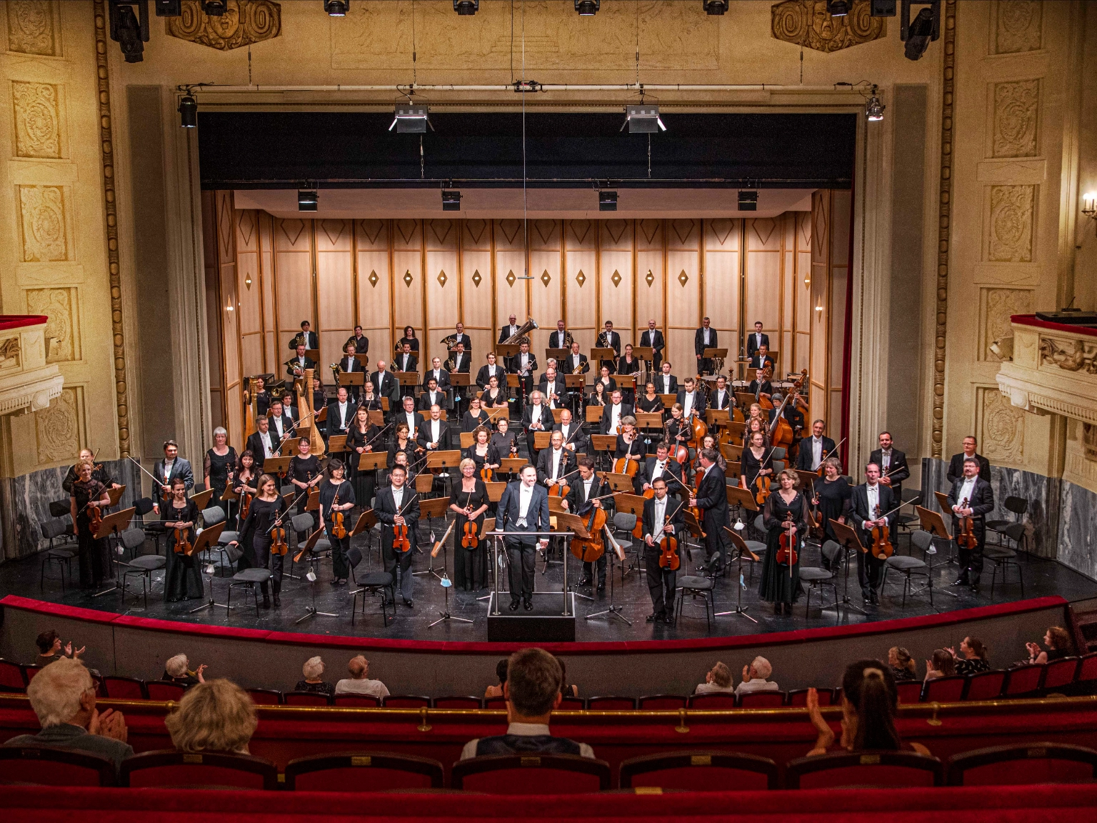 Philharmonisches Orchester des Staatstheaters Cottbus und Generalmusikdirektor Alexander Merzyn