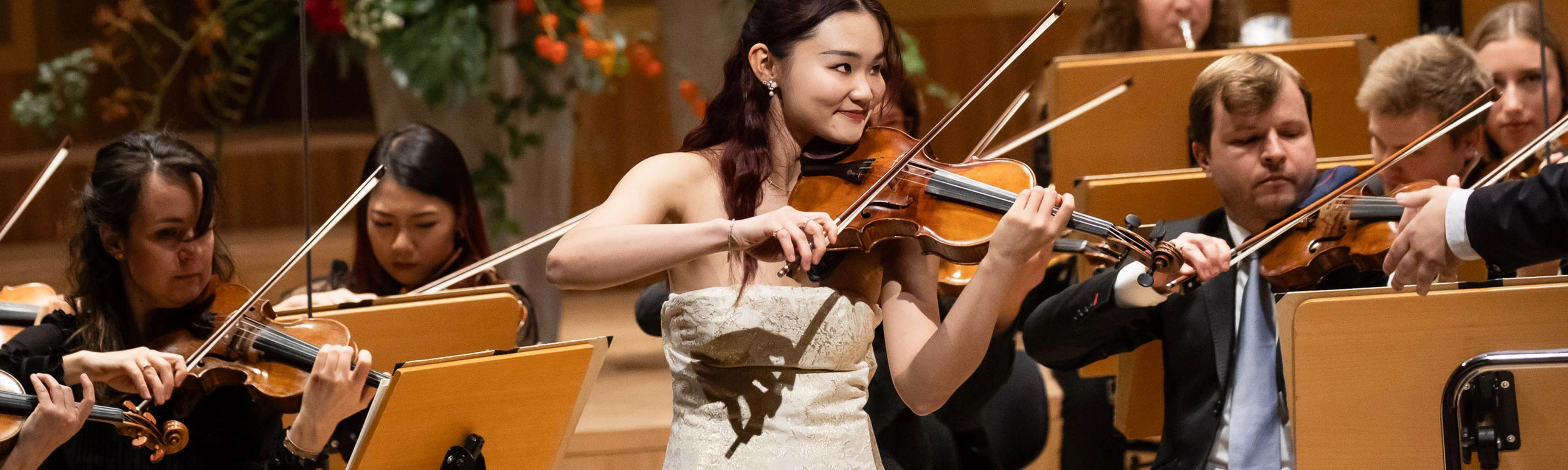 Impression des Finalkonzertes von Angela Chan an der Seite der NDR Radiophilharmonie unter der Leitung von Stephan Zilias